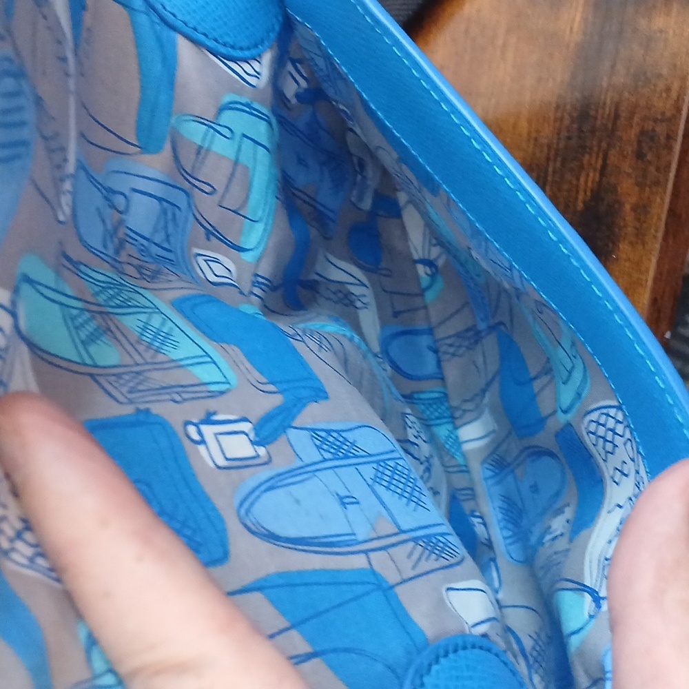 Brand NEW NO TAGS Vera Bradley Blue Crossbody Bag W DUST BAG - Picture 13 of 16